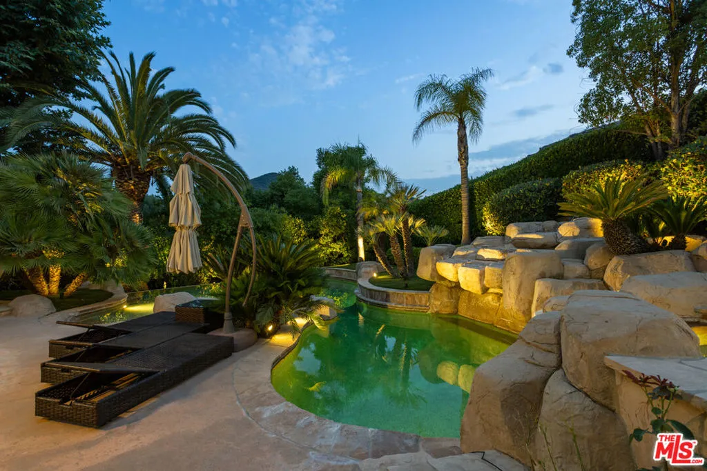 Westlake Village, California 91361, United States, 5 Bedrooms Bedrooms, ,6 BathroomsBathrooms,Residential,Active,216469