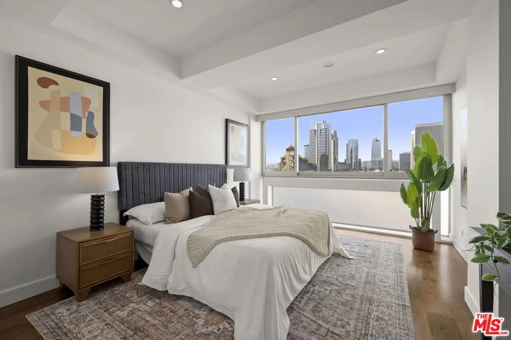 Los Angeles, California 90067, United States, 2 Bedrooms Bedrooms, ,2 BathroomsBathrooms,Residential,Active,240462