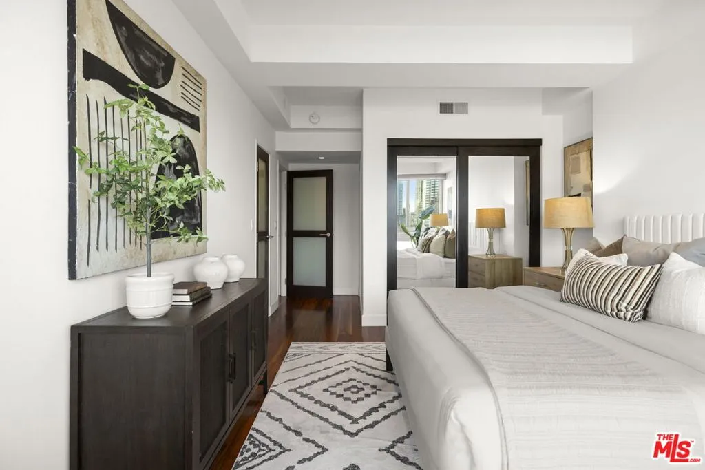 Los Angeles, California 90067, United States, 2 Bedrooms Bedrooms, ,2 BathroomsBathrooms,Residential,Active,240462