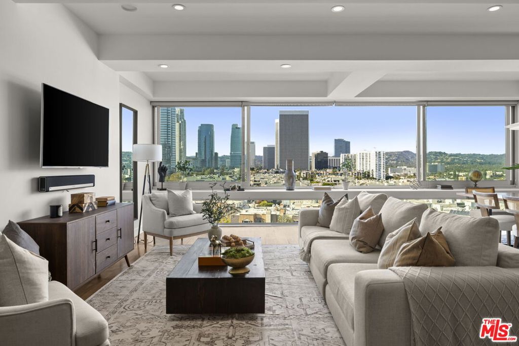 2222 Avenue Of The Stars 1004