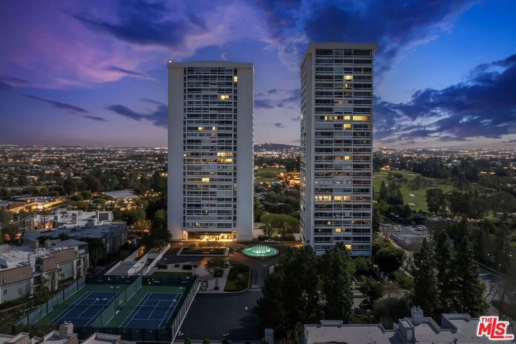 Los Angeles, California 90067, United States, 2 Bedrooms Bedrooms, ,2 BathroomsBathrooms,Residential,Active,240462