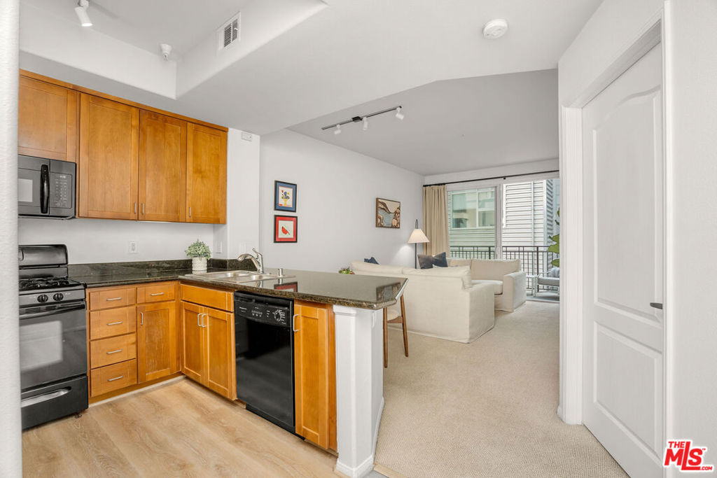 4060 Glencoe Avenue 228