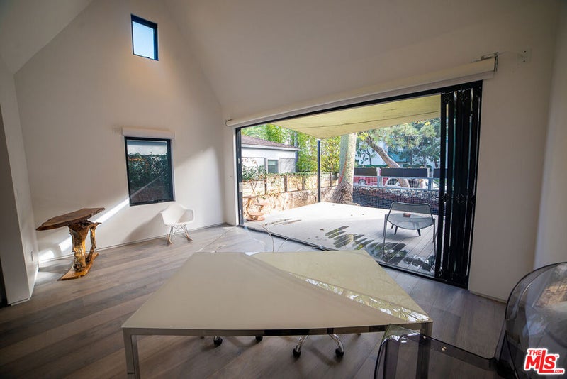 205 Venice Way
