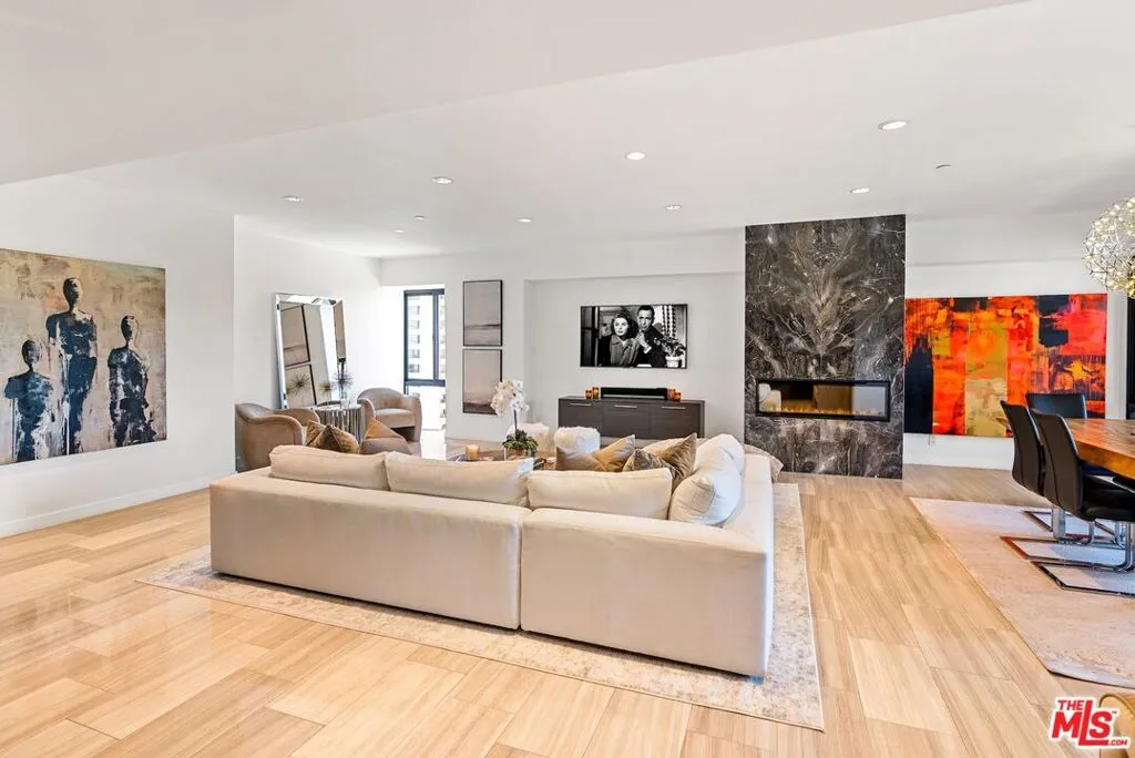 Los Angeles, California 90024, United States, 2 Bedrooms Bedrooms, ,2 BathroomsBathrooms,Residential,Active,205719