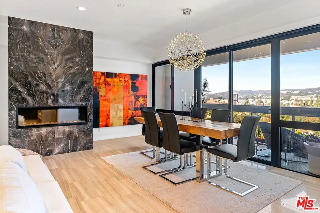 Los Angeles, California 90024, United States, 2 Bedrooms Bedrooms, ,2 BathroomsBathrooms,Residential,Active,205719