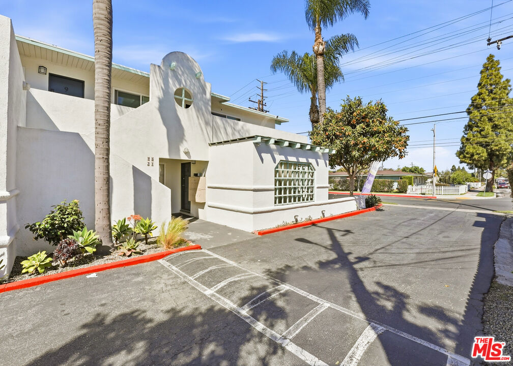 311 W Wilson Street