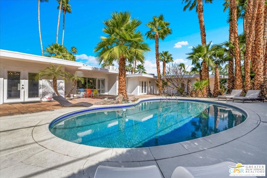 1109 E Mesquite Avenue