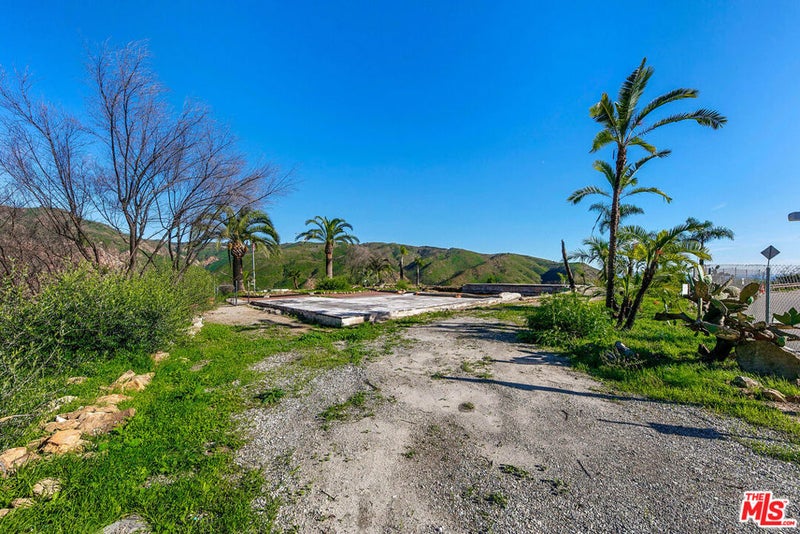 2700 Hume Road