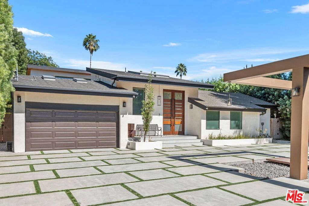 Properties 2 5922 Oakdale Avenue