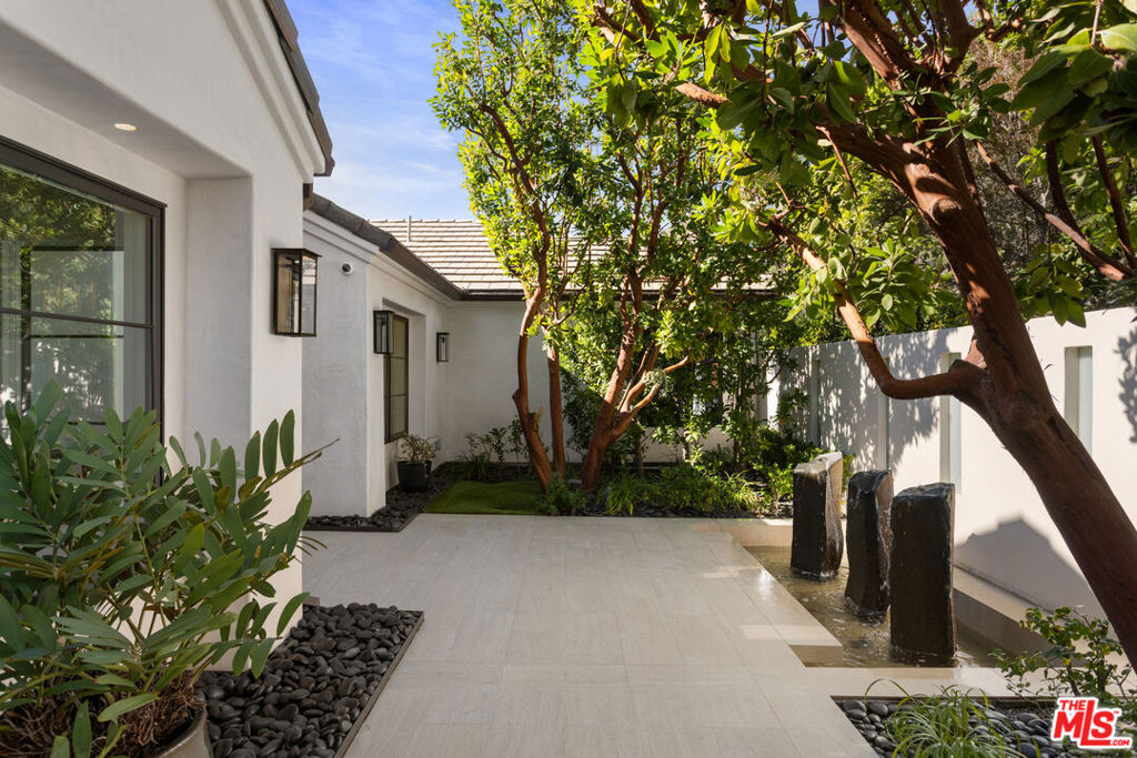 1885 Mesa Ridge Avenue