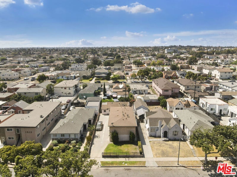 1524 W 81st Street