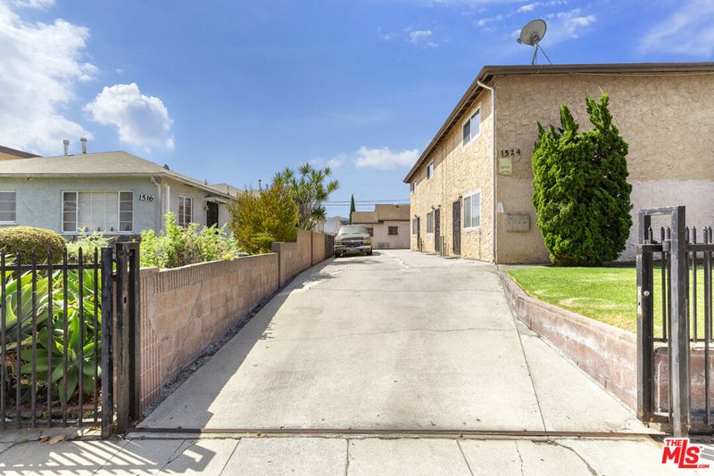 1524 W 81st Street
