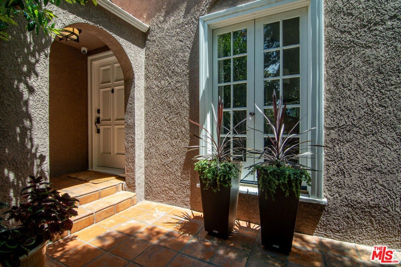 300 N Bronson Avenue
