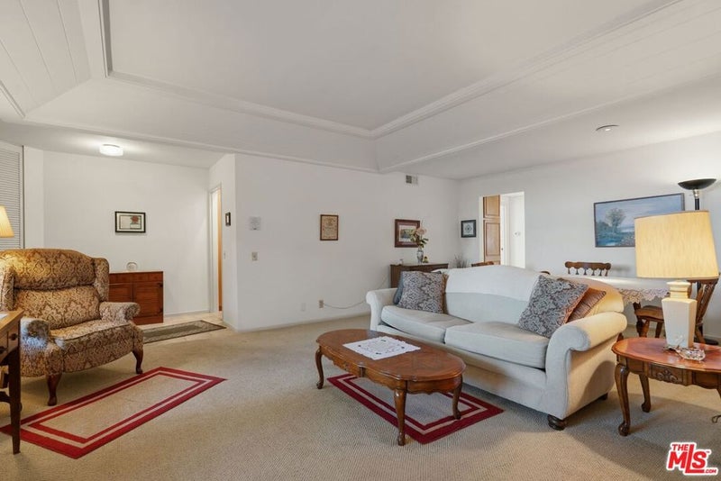 10866 Rose Avenue 203