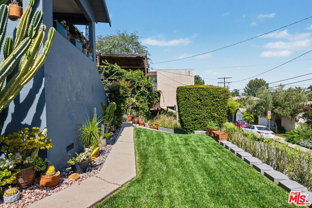 2449 Riverside Place
