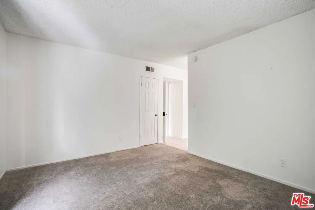 Tarzana, California 91356, United States, 2 Bedrooms Bedrooms, ,2 BathroomsBathrooms,Residential,Active,146232