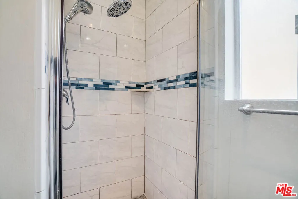 Tarzana, California 91356, United States, 2 Bedrooms Bedrooms, ,2 BathroomsBathrooms,Residential,Active,146232