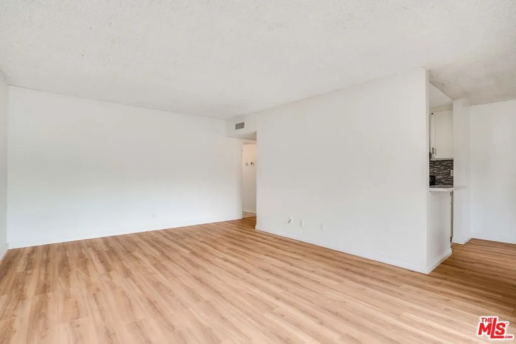 Tarzana, California 91356, United States, 2 Bedrooms Bedrooms, ,2 BathroomsBathrooms,Residential,Active,146232