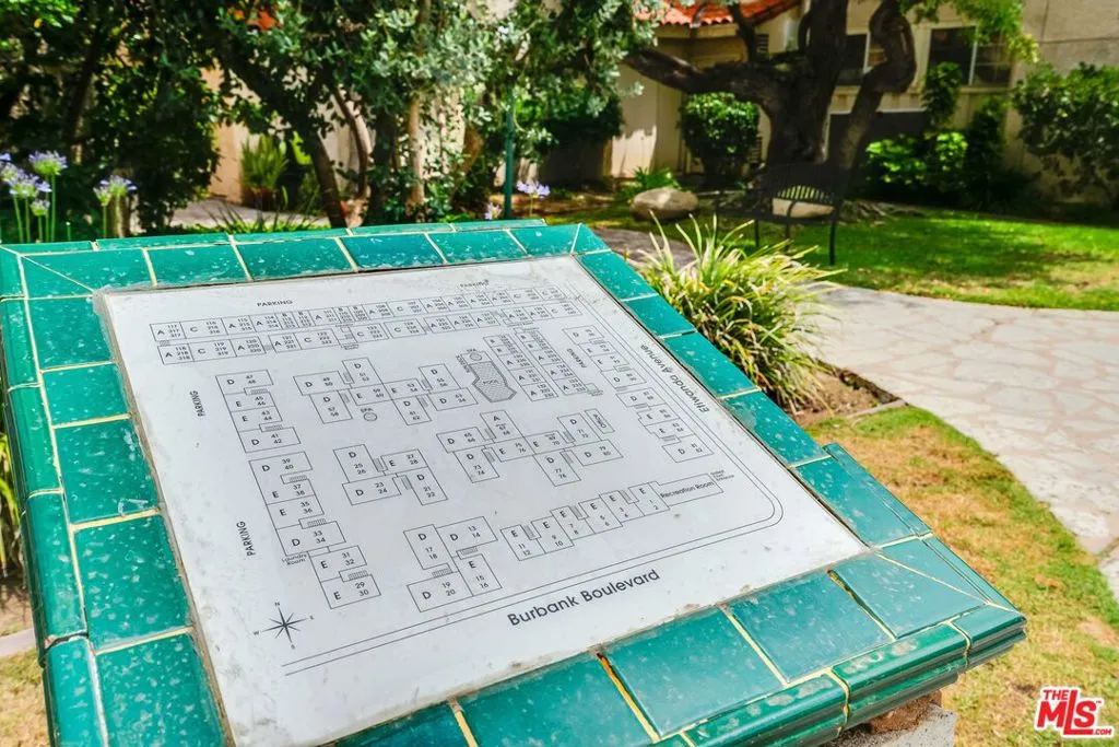 Tarzana, California 91356, United States, 2 Bedrooms Bedrooms, ,2 BathroomsBathrooms,Residential,Active,146232