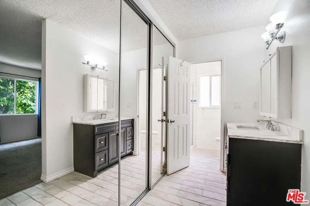 Tarzana, California 91356, United States, 2 Bedrooms Bedrooms, ,2 BathroomsBathrooms,Residential,Active,146232