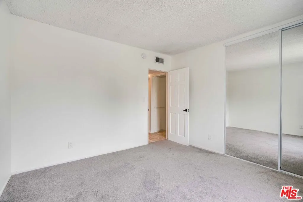 Tarzana, California 91356, United States, 2 Bedrooms Bedrooms, ,2 BathroomsBathrooms,Residential,Active,146232