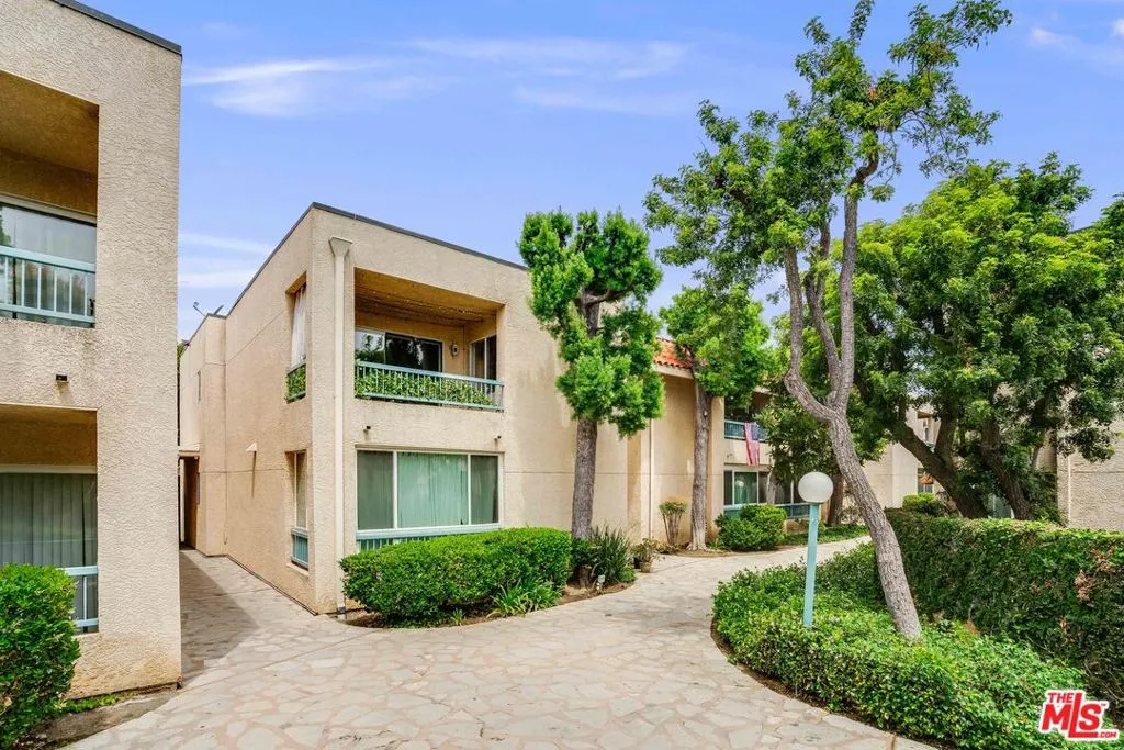 Tarzana, California 91356, United States, 2 Bedrooms Bedrooms, ,2 BathroomsBathrooms,Residential,Active,146232