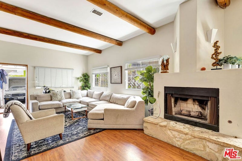 111 Paloma Avenue