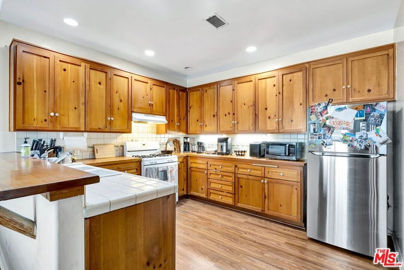 111 Paloma Avenue