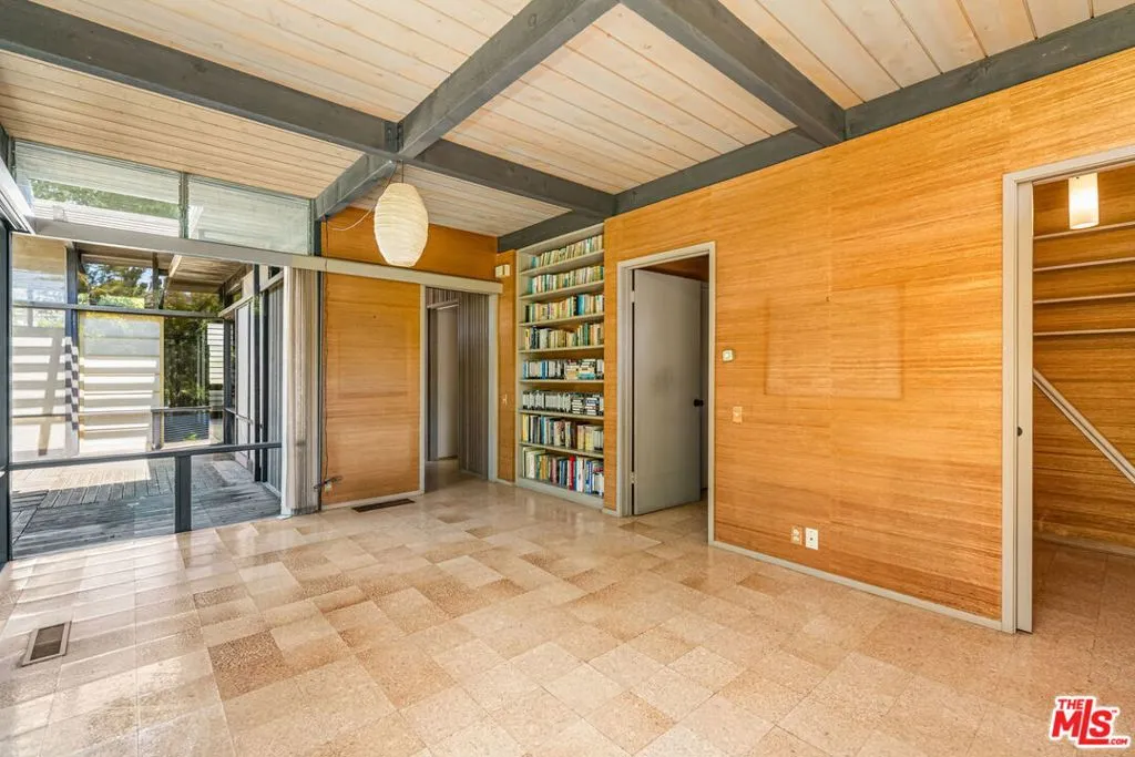 Santa Monica, California 90402, United States, 3 Bedrooms Bedrooms, ,3 BathroomsBathrooms,Residential,Active,133334