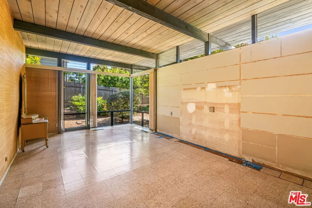 Santa Monica, California 90402, United States, 3 Bedrooms Bedrooms, ,3 BathroomsBathrooms,Residential,Active,133334