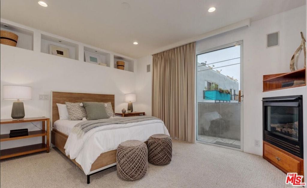 3711 Ocean Front Walk 2