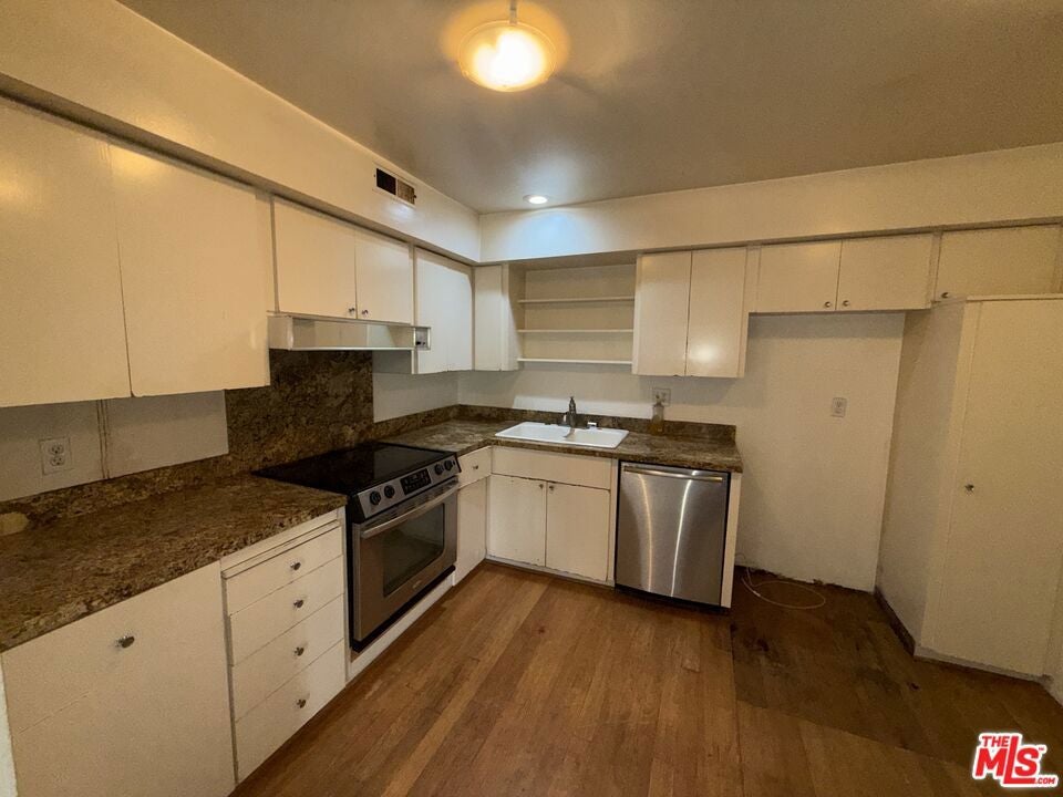 1550 N Laurel Avenue 301