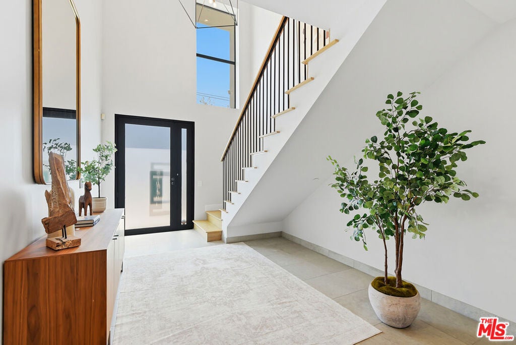 8184 Mannix Drive