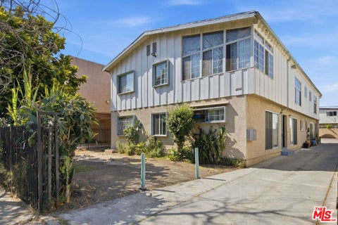 Photo of 4841 W 18th Street, Los Angeles, CA 90019 (MLS # 26852385)