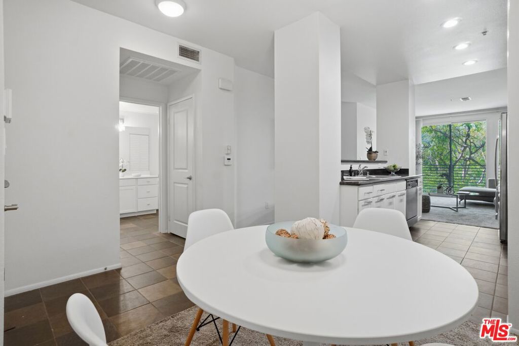 6400 Crescent Park 301