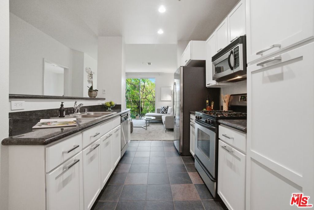 6400 Crescent Park 301