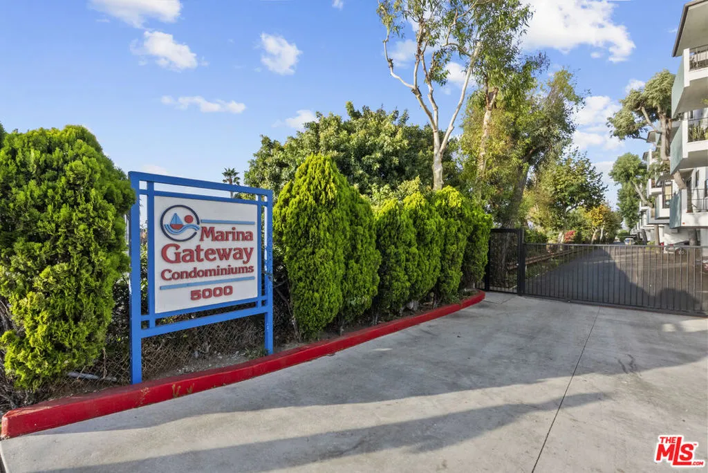 Los Angeles, California 90066, United States, 2 Bedrooms Bedrooms, ,2 BathroomsBathrooms,Residential,Active,245788