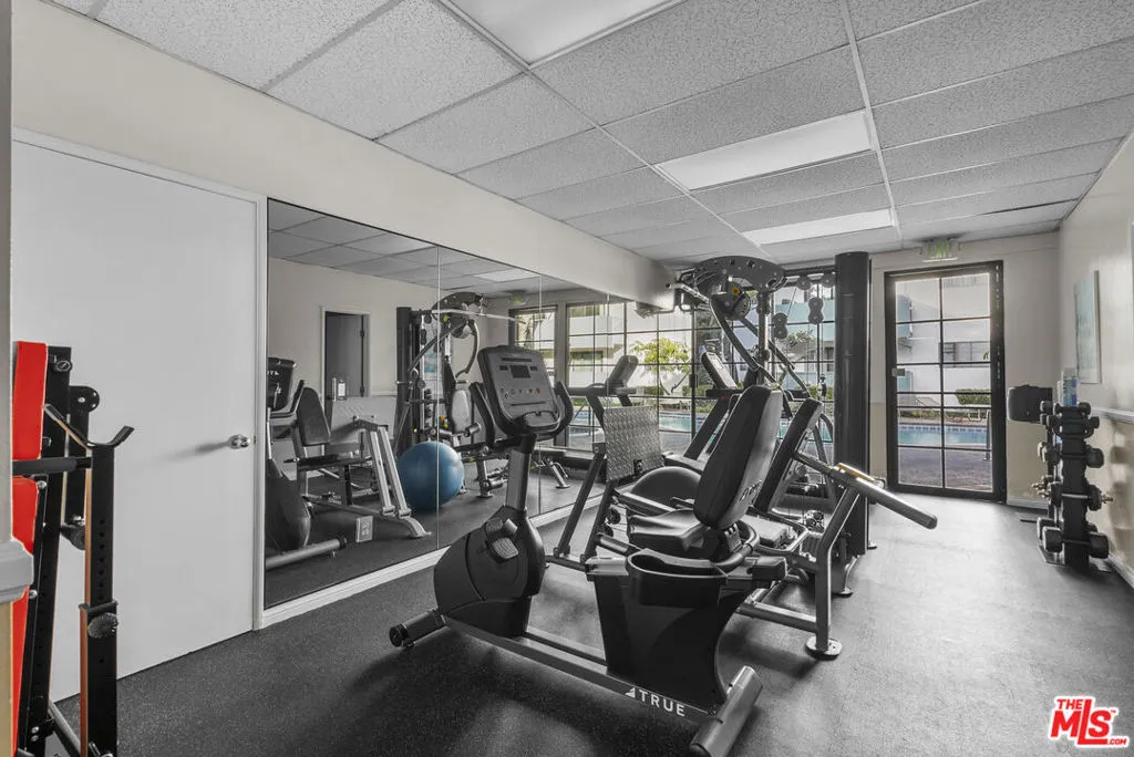 Los Angeles, California 90066, United States, 2 Bedrooms Bedrooms, ,2 BathroomsBathrooms,Residential,Active,245788