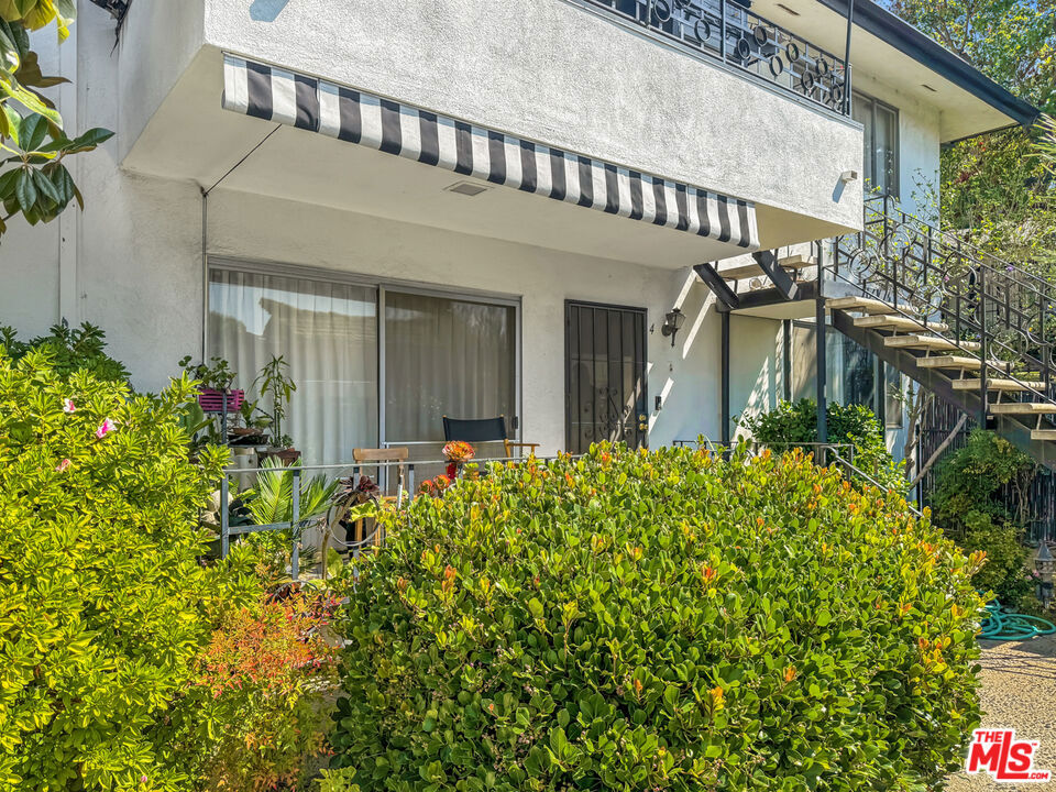 3320 Griffith Park Boulevard 4