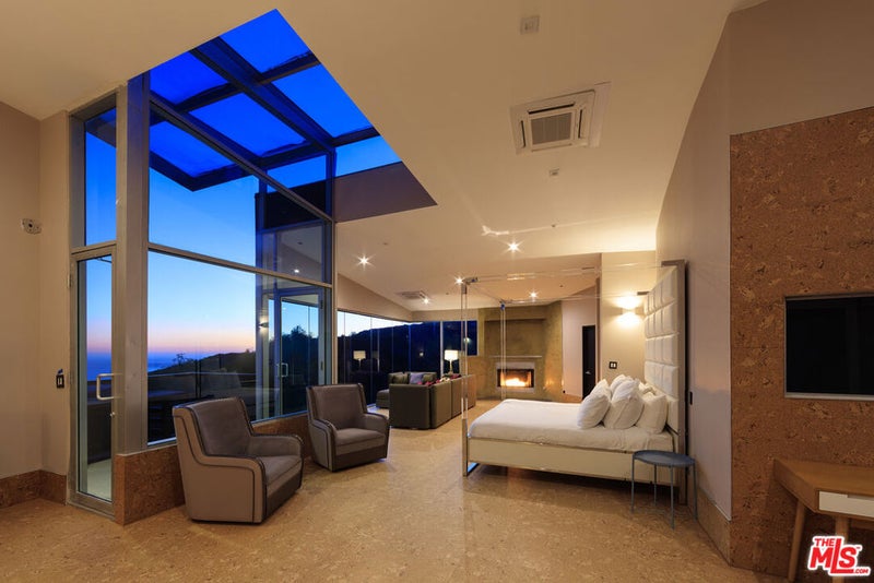 2050 Rambla Pacifico Street
