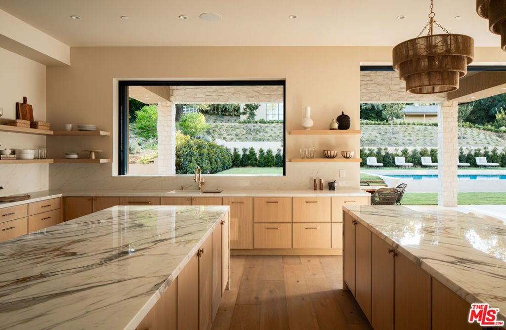 Properties 3 5287 Round Meadow Road