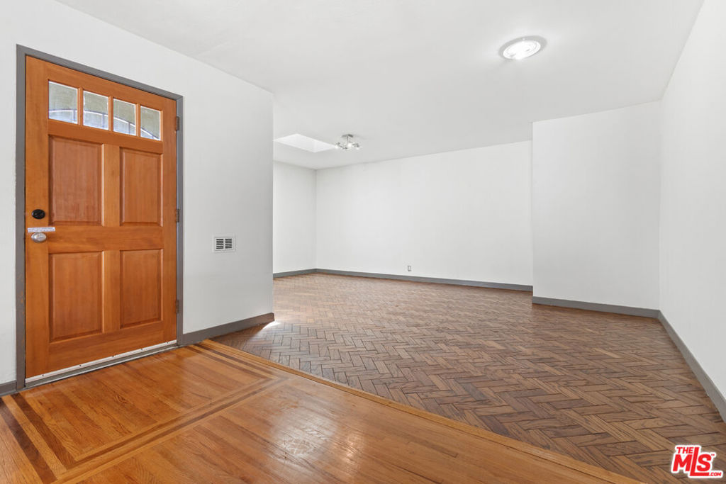 4373 Mcconnell Boulevard