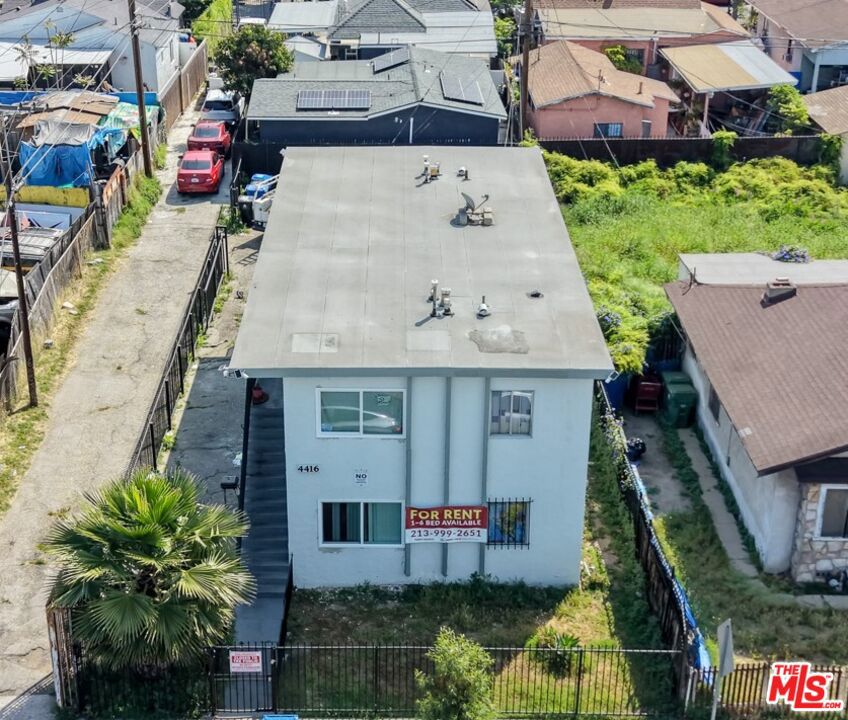 4416 S San Pedro Street