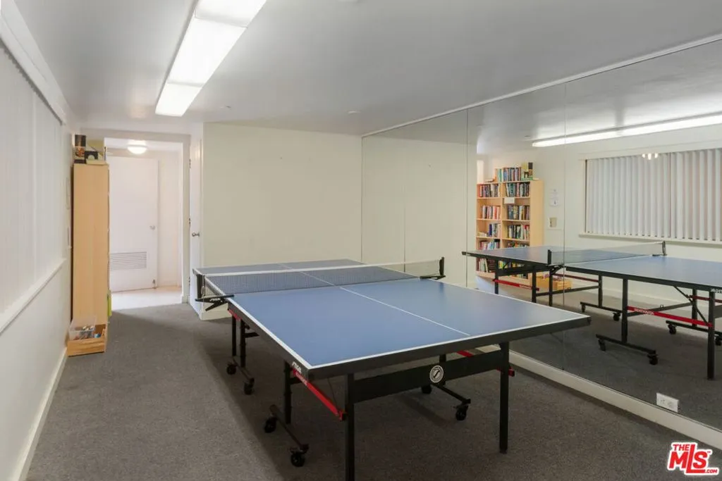 Santa Monica, California 90405, United States, 1 Bedroom Bedrooms, ,2 BathroomsBathrooms,Residential,Active,139630