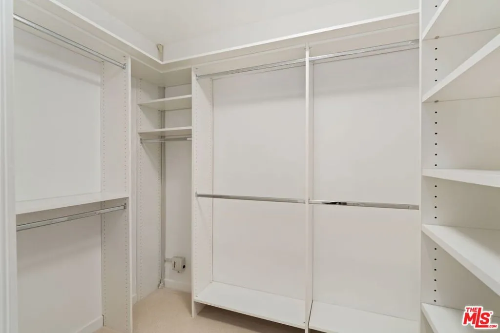 Santa Monica, California 90405, United States, 1 Bedroom Bedrooms, ,2 BathroomsBathrooms,Residential,Active,139630