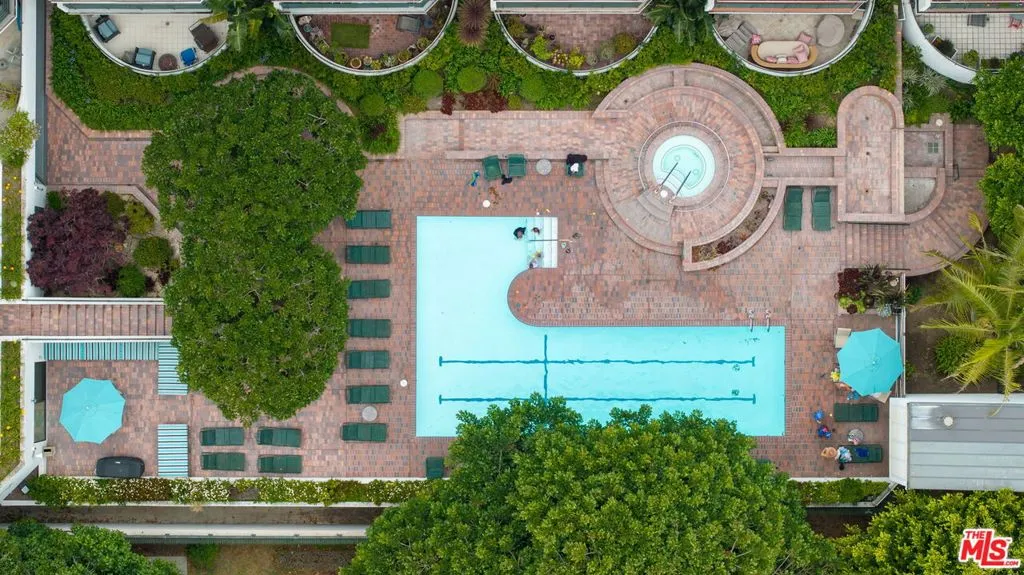 Santa Monica, California 90405, United States, 1 Bedroom Bedrooms, ,2 BathroomsBathrooms,Residential,Active,139630