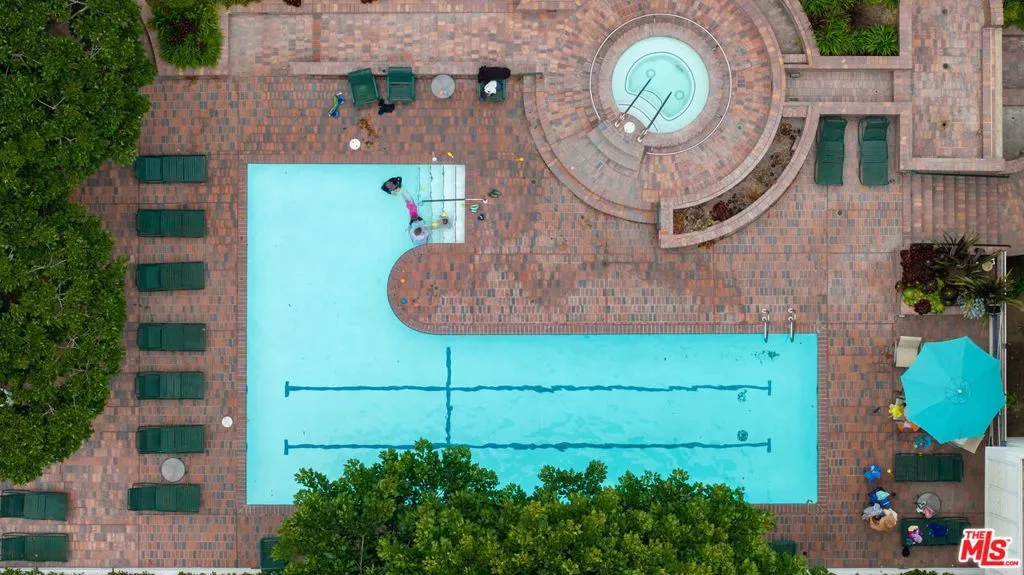 Santa Monica, California 90405, United States, 1 Bedroom Bedrooms, ,2 BathroomsBathrooms,Residential,Active,139630