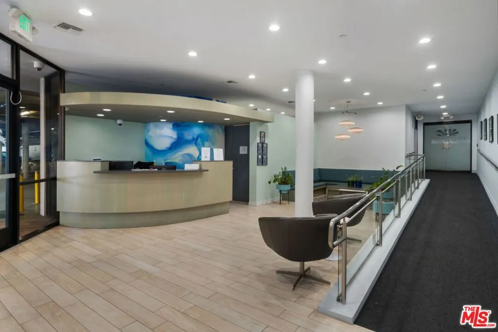 Santa Monica, California 90405, United States, 1 Bedroom Bedrooms, ,2 BathroomsBathrooms,Residential,Active,139630