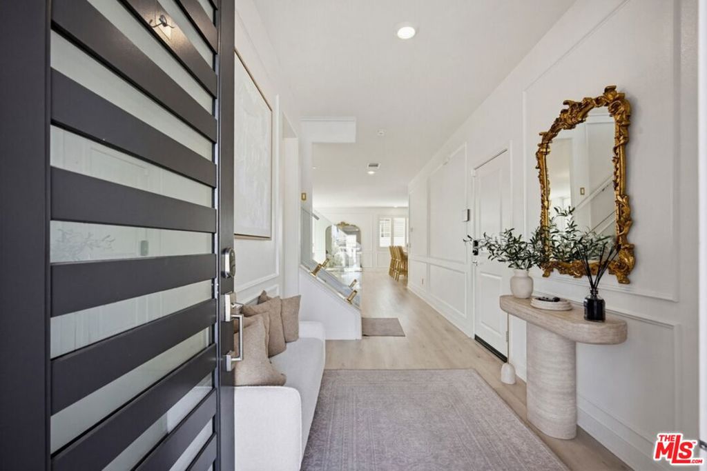 16763 Mistletoe Lane