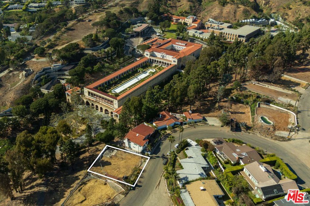 17941 Tramonto Drive